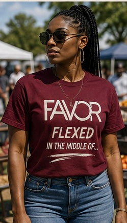 FAVOR FLEXED IN THE MIDDLE OFF GRAPHIC T-SHIRT